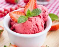 Homemade Low Fat Strawberry Frozen Yogurt Recipe