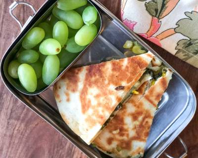 Lunch Box Recipes: Spinach & Corn Quesadillas & Grapes  