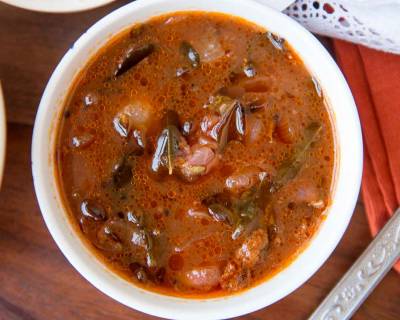 Chinna Vengaya Puli Kuzhambu Recipe (Spicy Tangy Baby Onion Curry)
