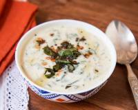 पालक रायता रेसिपी - Spinach Yogurt Salad (Recipe In Hindi)