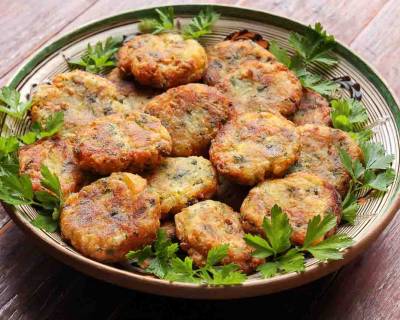 Aloo Tikki Recipe - Spicy Potato Patties or Cutlets