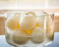 Traditional Bengali Rasgulla Recipe - Cottage Cheese Balls In Sweetened Syrup