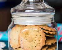 Baked & Crisp Whole Wheat Methi Puri Recipe (Healthy Snack)