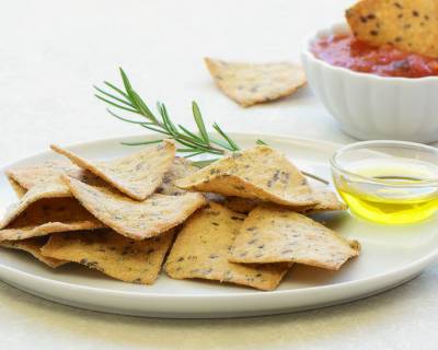 Mint And Coriander Spicy Multigrain Cracker Recipe (Mathri)