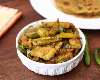 आलू परवल की सुखी सब्ज़ी रेसिपी - Potato And Pointed Gourd Sabzi (Recipe In Hindi)