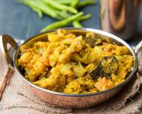 Chettinad Cauliflower Pepper Fry Recipe - Chettinad Poo Kosu Poriyal