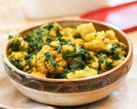 Palak Gobi Sabzi Recipe (Indian Style Cauliflower with Spinach)