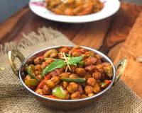 Kadai Chole Recipe- Dry Chickpeas Masala with Capsicum