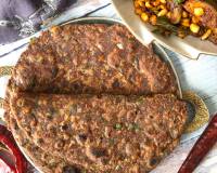 Khatti Meethi Ragi Masala Roti Recipe With Carrots