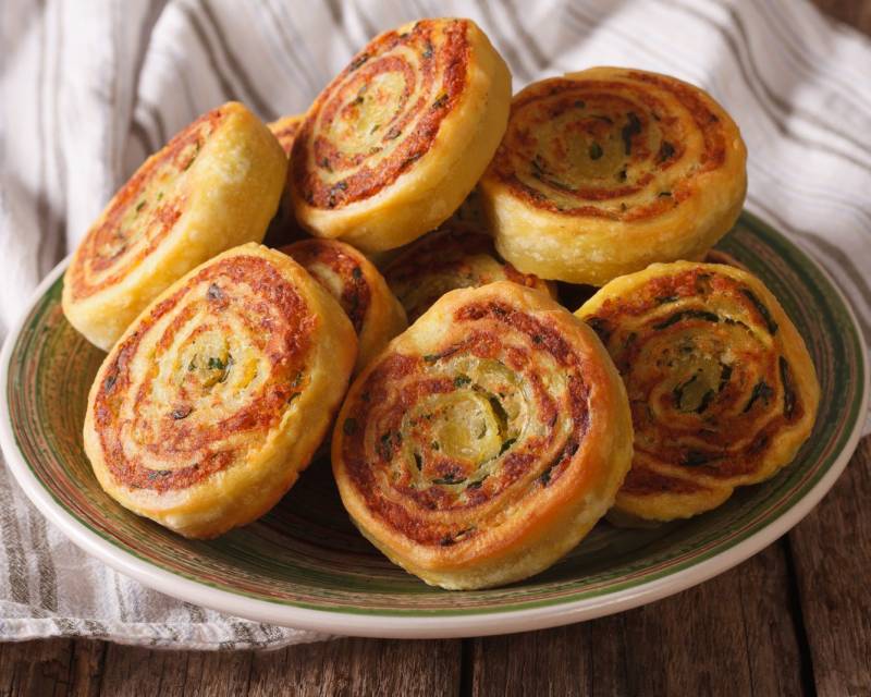 Crispy Eggless Pinwheels Bread Recipe