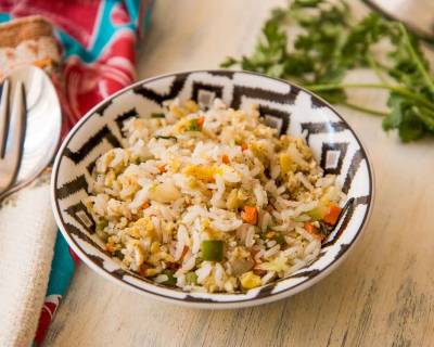 चाइनीस एग फ्राइड राइस विथ ओट्स रेसिपी - Chinese Egg Fried Rice Recipe With Oats