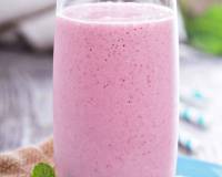 Fresh Figs Strawberry and Banana Smoothie Recipe