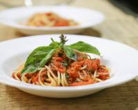Spaghetti Pomodoro Recipe (Pasta in Tomato Basil Sauce)