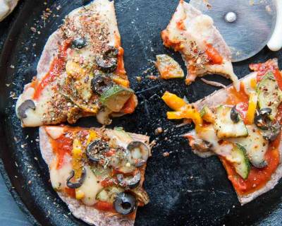 Whole Wheat & Ragi Crust Skillet Pizza Recipe Topped With Roasted Zucchini & Olives