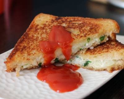 Grilled Cheese Sandwich Recipe With Paneer & Potato