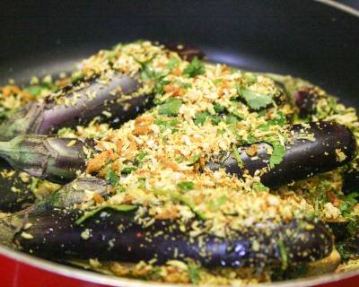 Maharashtrian Bharleli Vaangi Recipe (Stuffed Roasted Aubergines)