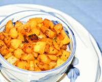 Maharastrian Style Kurkure Batate Recipe (Spicy & Crispy Roasted Potatoes)