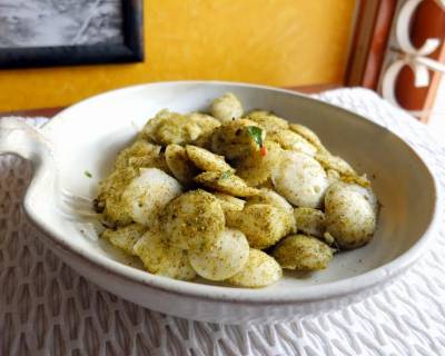 Karuveppilai Podi Idli Recipe-Spicy Lentil & Curry Leaves Powder Tossed Idli