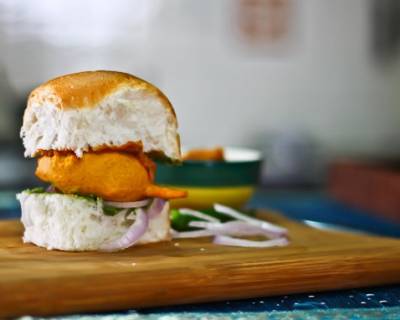 10 Reasons Why We Love Vada Pav