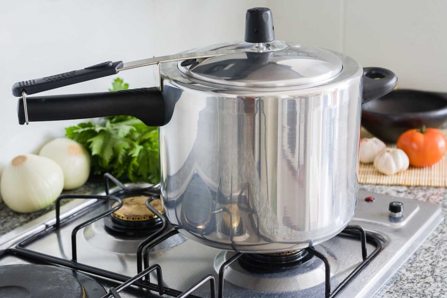 Pressure Cooking - A Healthy Alternative (Types of Cookers ...