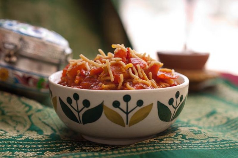 गुजराती स्टाइल सेव टमाटर की सब्ज़ी रेसिपी - Sev Tamatar Ki Sabzi (Recipe In Hindi) गुजराती स्टाइल सेव टमाटर की सब्ज़ी रेसिपी - Sev Tamatar Ki Sabzi (Recipe In Hindi)