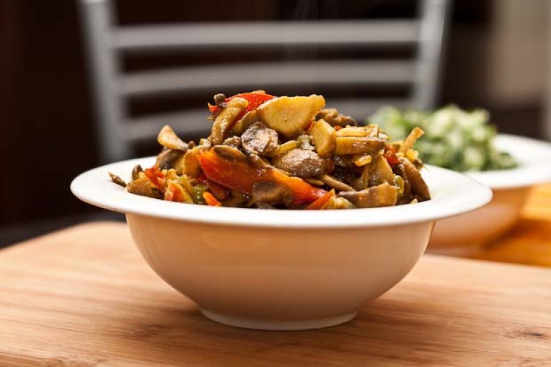 Stir Fried Mushrooms with Bell Peppers in Asian Sauce